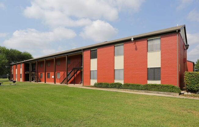 4 beds, 2 baths, 1,180 sqft, $1,350, Unit G154