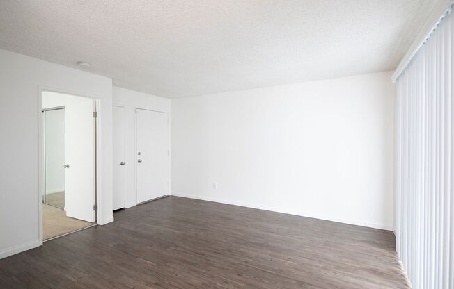 1 bed, 1 bath, 550 sqft, $2,050, Unit B111