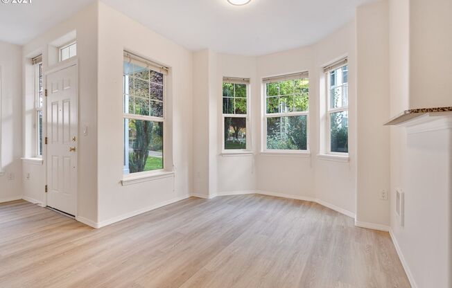 2 beds, 2 baths, $2,395, Unit Unit 801