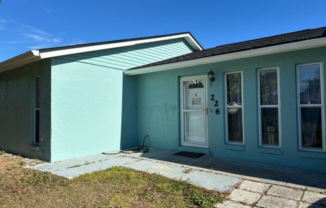 226 E CEDARWOOD CIR