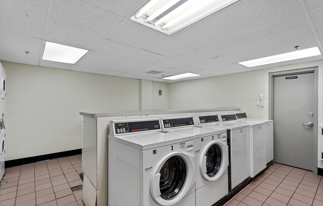 1 bed, 1 bath, 670 sqft, $2,100, Unit 6G