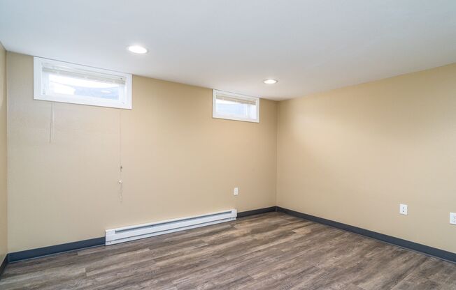 1 bed, 1 bath, 624 sqft, $550, Unit 2 Basement