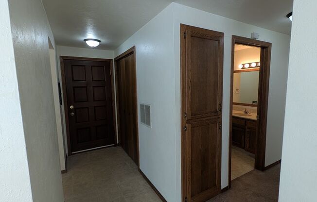 2 beds, 2 baths, 1,034 sqft, $1,279, Unit 1401 094