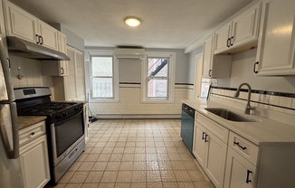 2 beds, 1 bath, 650 sqft, $3,000, Unit 2