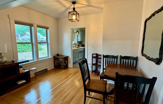 Beautiful Furnished Home in Downtown CDA