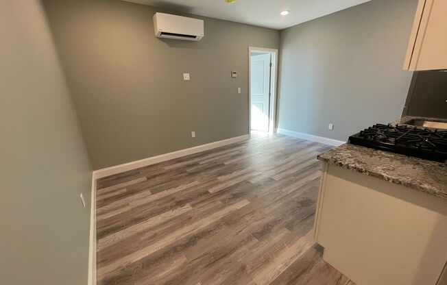 1 bed, 1 bath, 400 sqft, $2,300, Unit 209