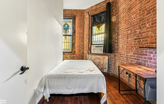 47 E 129 ST