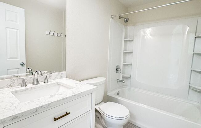 2 beds, 1 bath, 788 sqft, $1,300, Unit 1899F