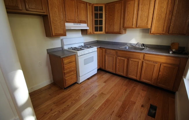 1 bed, 1 bath, 800 sqft, $1,925, Unit 4