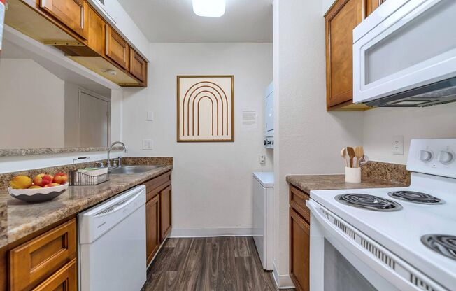2 beds, 1 bath, 840 sqft, $1,275, Unit S1127