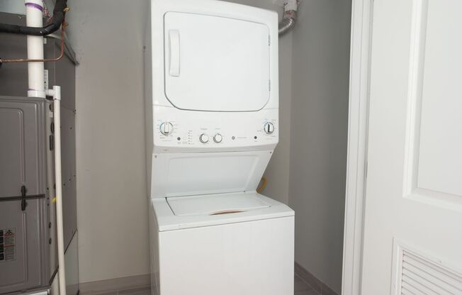 3 beds, 3 baths, 2,094 sqft, $4,400, Unit 4409-1A