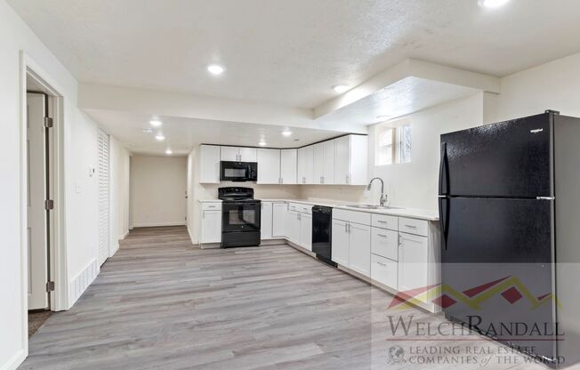 3 beds, 1 bath, 1,200 sqft, $1,495, Unit 2928 Grant Ave - B