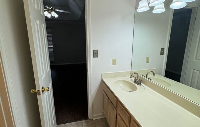 3 beds, 2 baths, $1,550