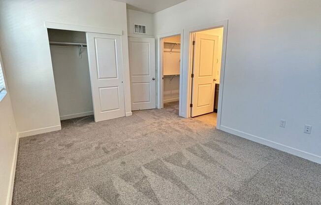 3 beds, 2.5 baths, 1,651 sqft, $2,145, Unit 591