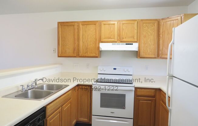 Great 3 Bedroom Condo the Briargate Area