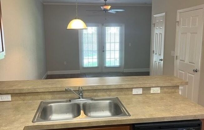 Great Location for this 2 bedroom 2 1/2 bath in Woods Edge South