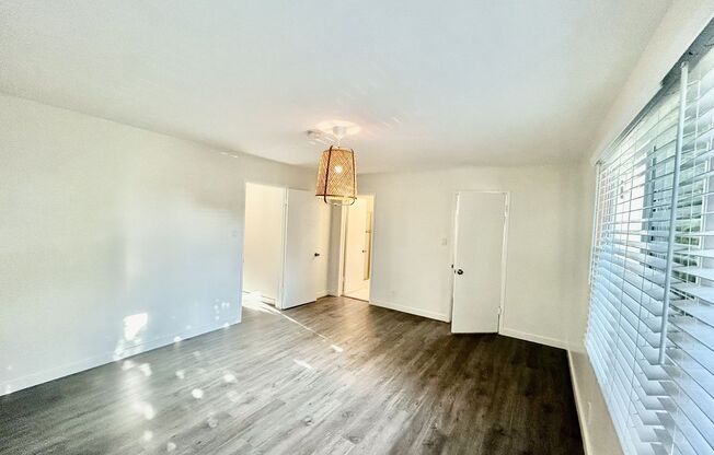 3 beds, 2 baths, $3,995, Unit 3714 1/2 Corinth Ave.