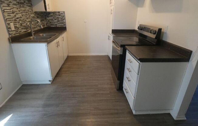 2 beds, 2 baths, 1,375 sqft, $2,978, Unit H08A