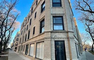 7239 N SHERIDAN RD