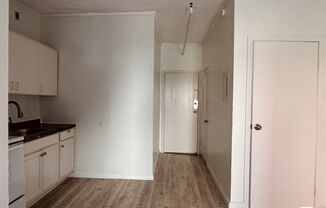 920 S HOBART BLVD