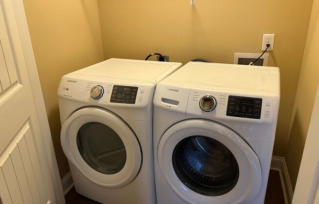 1 bed, 1 bath, 765 sqft, $825, Unit 125
