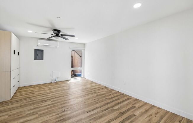 Studio, 1 bath, 430 sqft, $2,264, Unit 2332 - 203