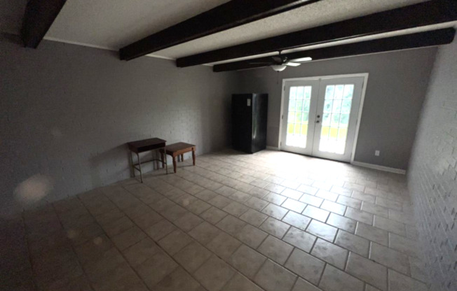 Newly renovated! 2 bedroom 1 bath townhouse loaded with amenities in Donaldsonville