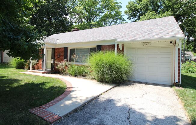 2 Bedroom 1 Bath Home In Prairie Village