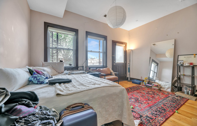 40 ADAMS ST NW
