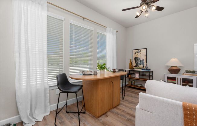 1 bed, 1 bath, 650 sqft, $1,300, Unit 402