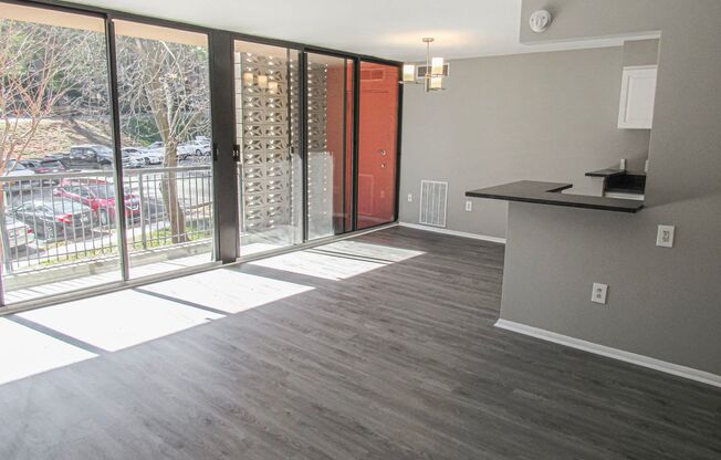 Bright and Modern 1 Bed 1 Bath Condo With Awesome Amenities In Twenty-One
