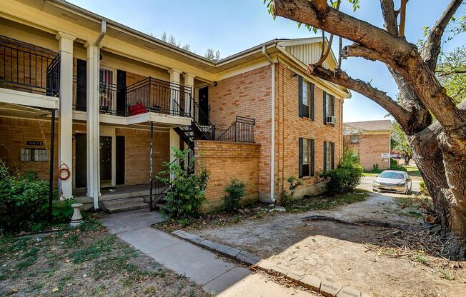 Cute condo off Vickery in Fort Worth - Ready for move in!