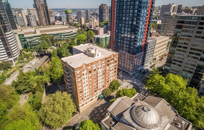 1 bed, 1 bath, 696 sqft, $1,750, Unit 0809