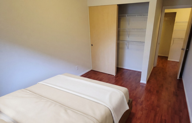 2 beds, 1 bath, 820 sqft, $2,795, Unit R-212