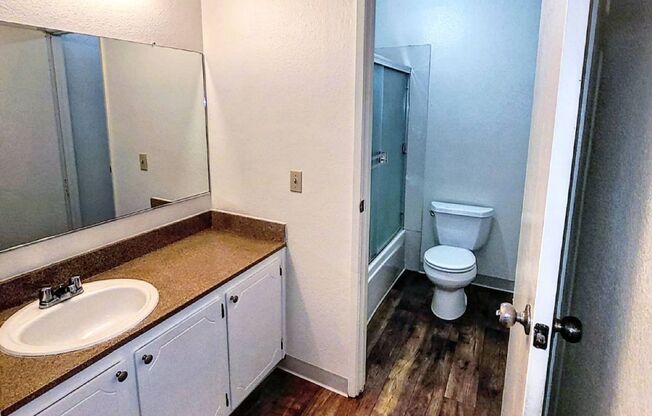 2 beds, 2 baths, 988 sqft, $2,175, Unit 122
