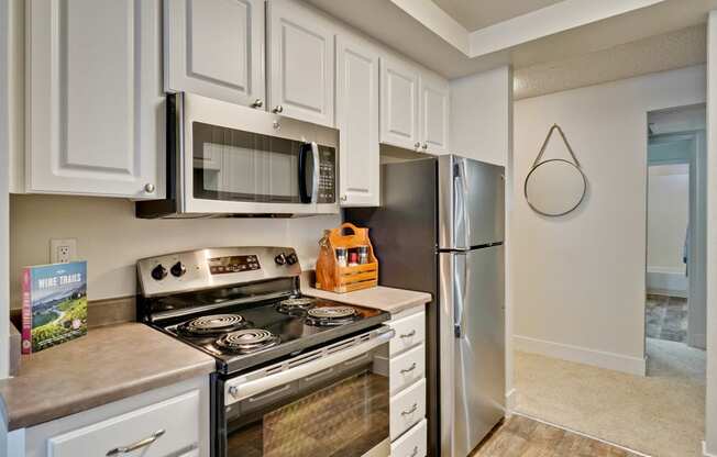 San Jose Apartments for Rent- Villas Willow Glen- Stainless-Steel Appliances with Wood-Style Flooring and Plenty of Cabinet Space