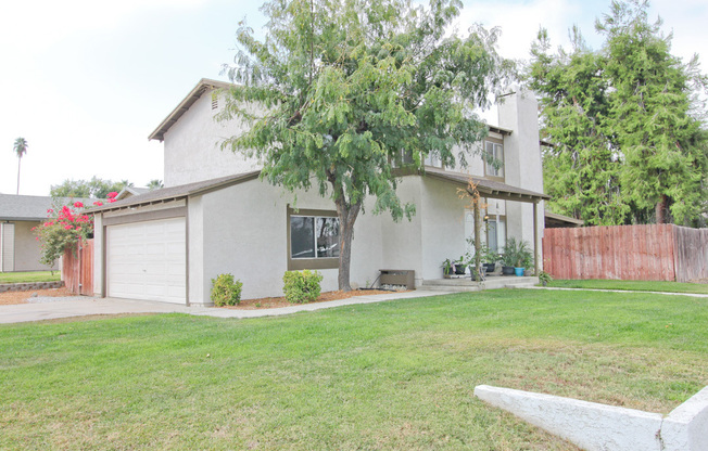 3 Bedroom 2.5 Bath Plus Bonus Room Available in Redlands!