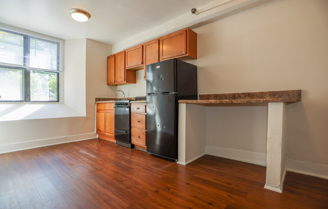 5214 South Woodlawn Ave.