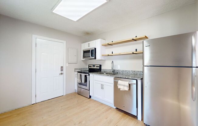 2 beds, 1 bath, $1,195