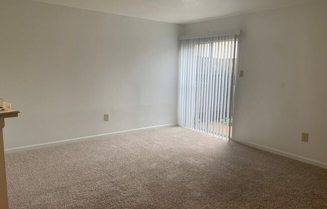 1 bed, 1 bath, 640 sqft, $980, Unit 2409