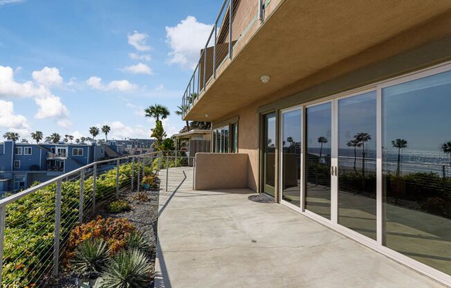 1 bed, 2 baths, 1,000 sqft, $3,350, Unit 717 N. Pacific Street #D