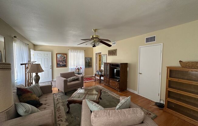 1 Bedroom Casita with Pool Access!