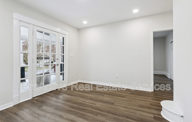 1307 HOLLY AVE