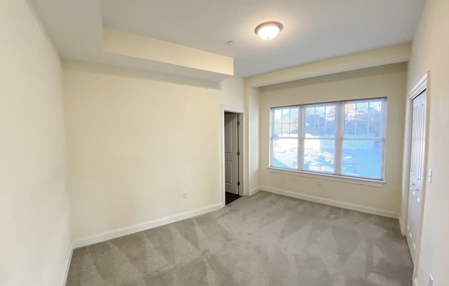 3 beds, 2 baths, $4,000, Unit 401