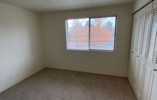 2 beds, 1.5 baths, 1,100 sqft, $1,697, Unit 1810