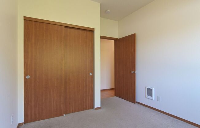 2 beds, 1 bath, $1,700, Unit 303
