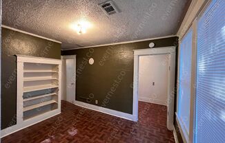 2550 PERSHING AVE