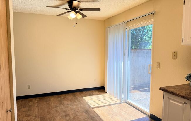 3 beds, 1 bath, 906 sqft, $1,849, Unit 15