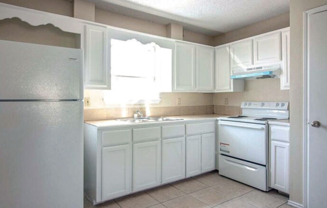 2 beds, 1 bath, 700 sqft, $783, Unit Unit 14