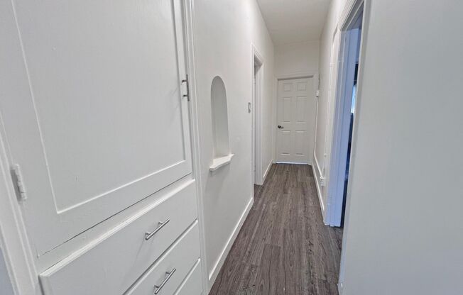 2 beds, 1 bath, $1,995, Unit F